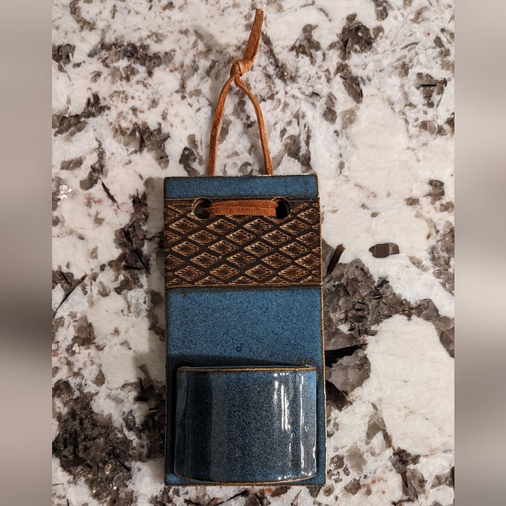Handmade Ceramic Glazed Air Plant Hanger - Picture 2 of 6